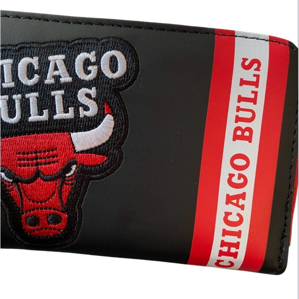 Loungefly Chicago Bulls Wallet - Picture 10 of 14